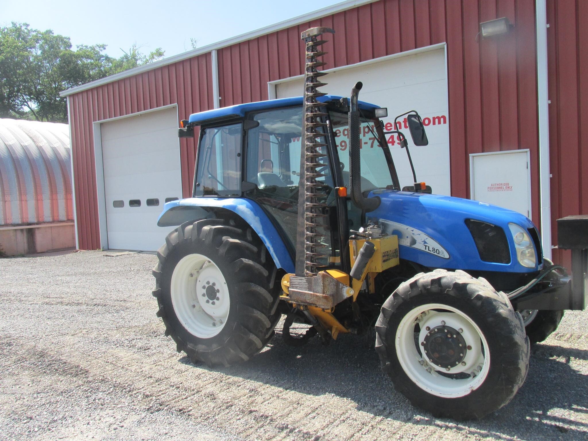 2005 NEW HOLLAND TL80A in Rich Creek, VA