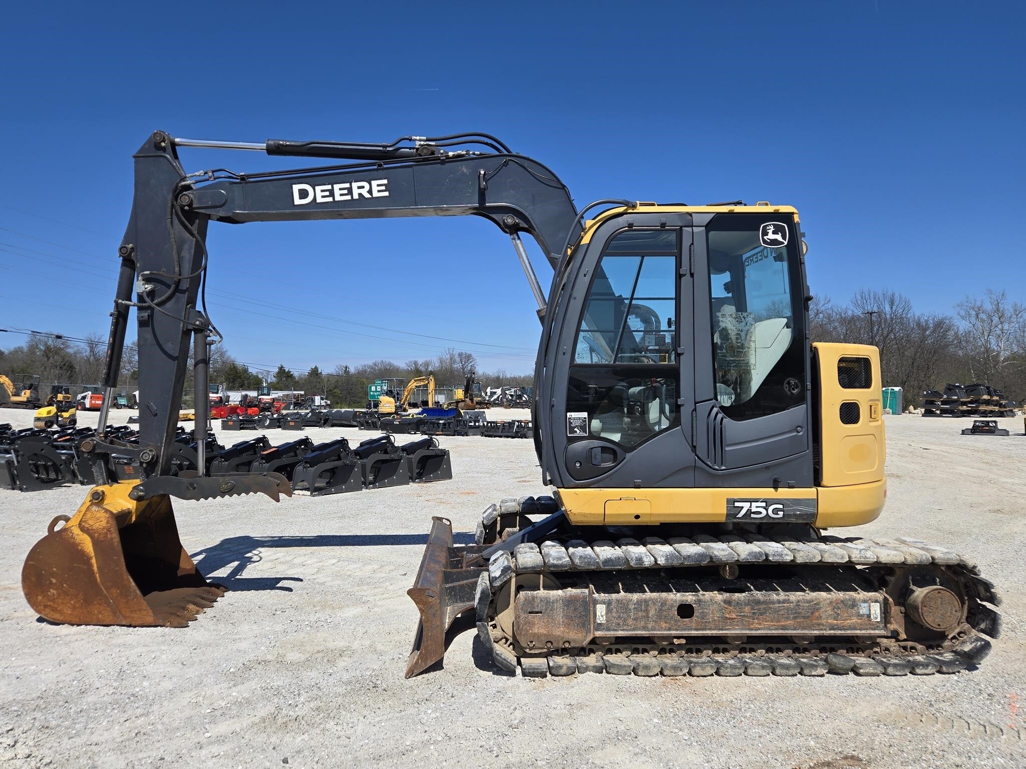 2016 DEERE 75G in Wentzville, MO