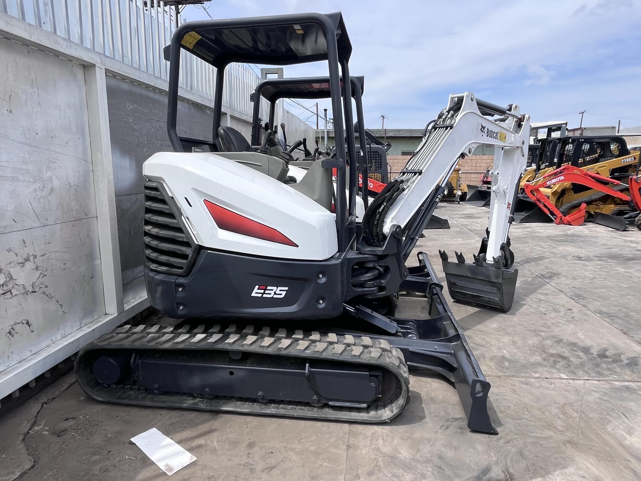 2020 BOBCAT E35 in Palos Verdes Peninsula, CA