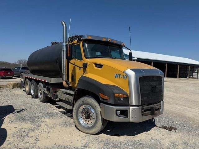 2013 CATERPILLAR CT660 in Chantilly, VA