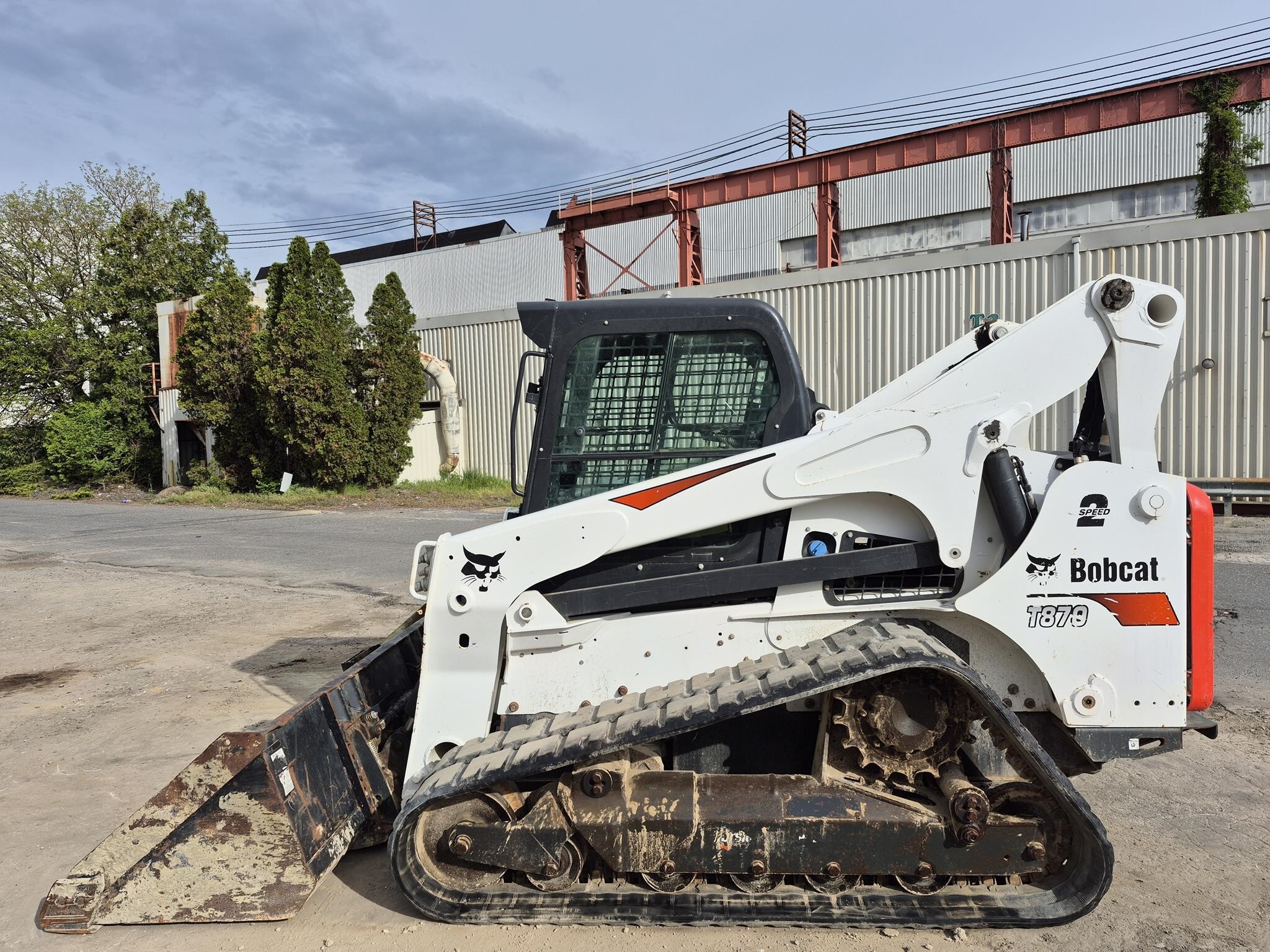 2023 BOBCAT T870 in Essington, PA