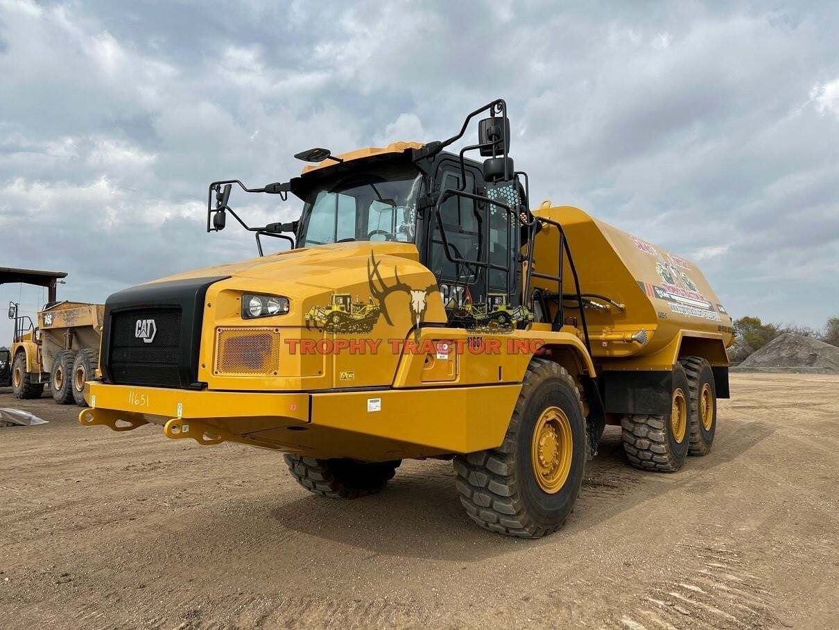2021 CATERPILLAR 725 in Burleson, TX