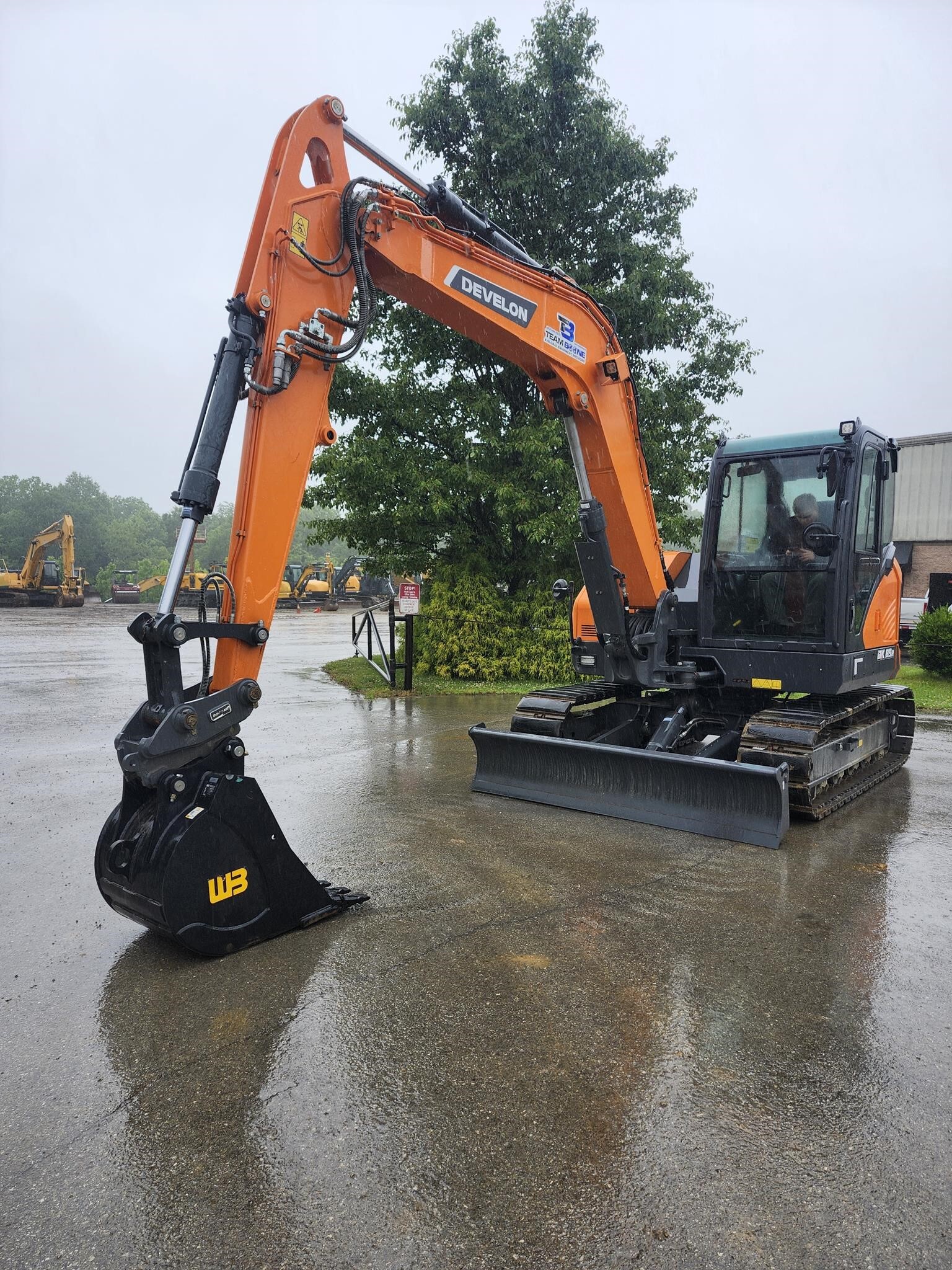 DEVELON DX89R-7 in Bardstown, KY
