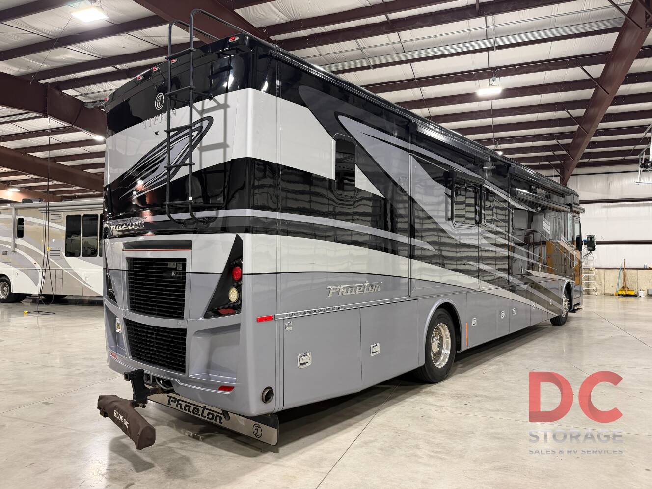 A photo of this 2022 Tiffin Motorhomes PHAETON 40 QBH