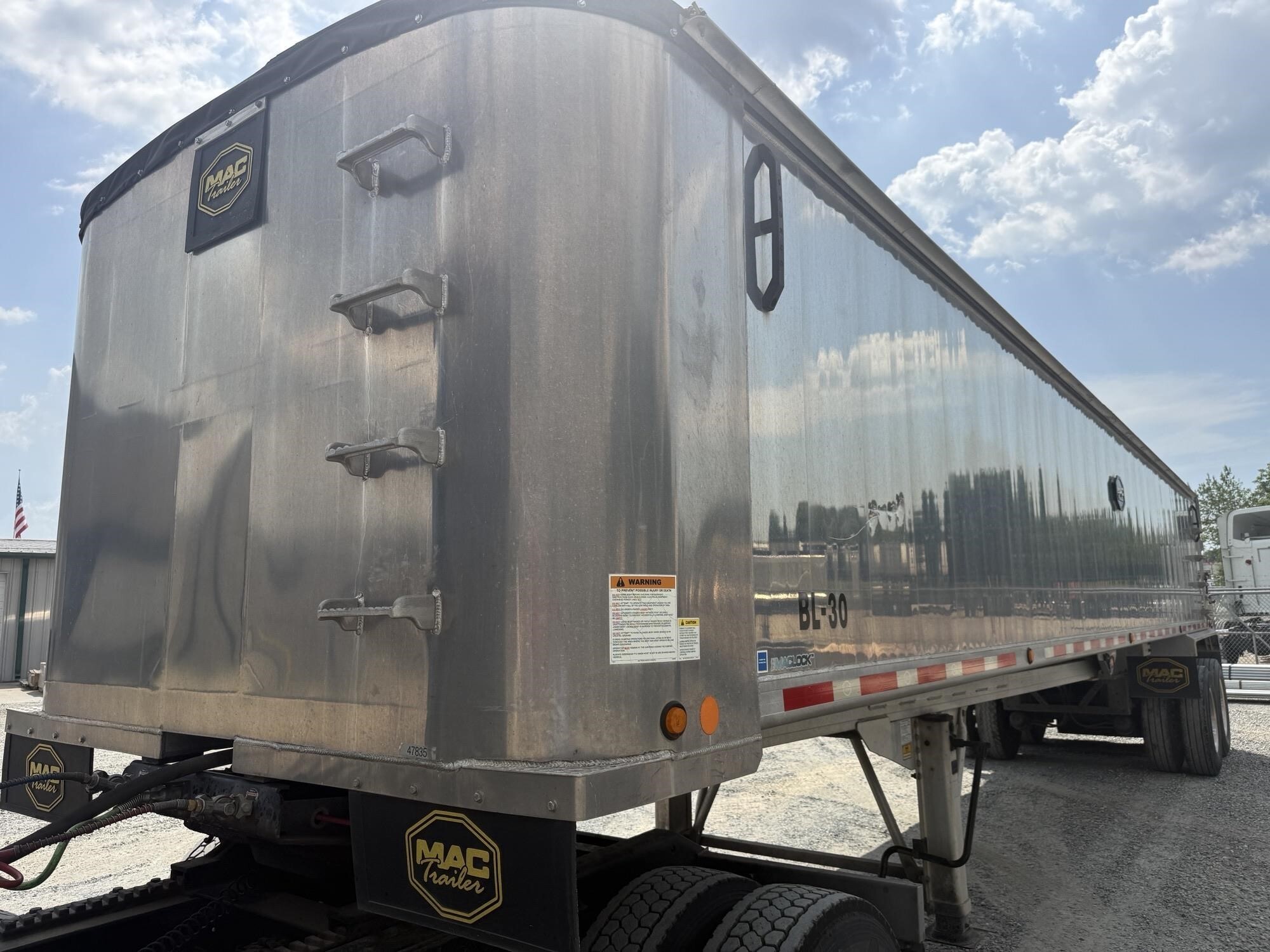 2021 MAC TRAILER MFG 39' X 96" X 60" FRAMELESS SMOOTH SIDE DUMP in Wilmington, NC