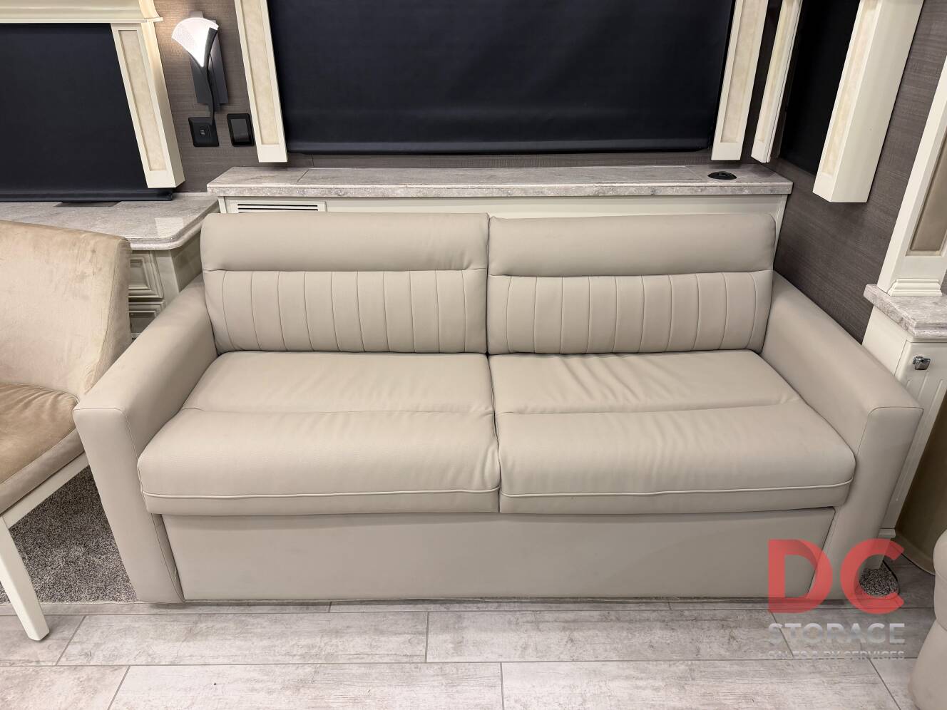 A photo of this 2022 Tiffin Motorhomes PHAETON 40 QBH