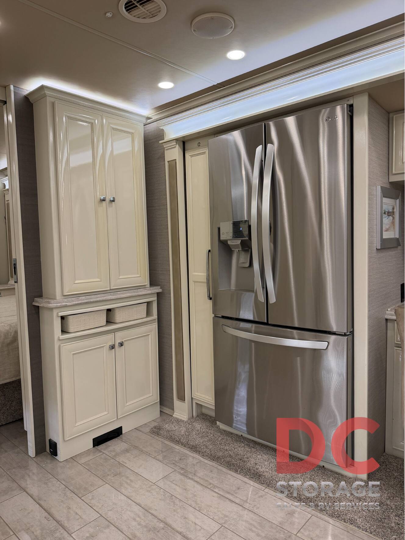A photo of this 2022 Tiffin Motorhomes PHAETON 40 QBH