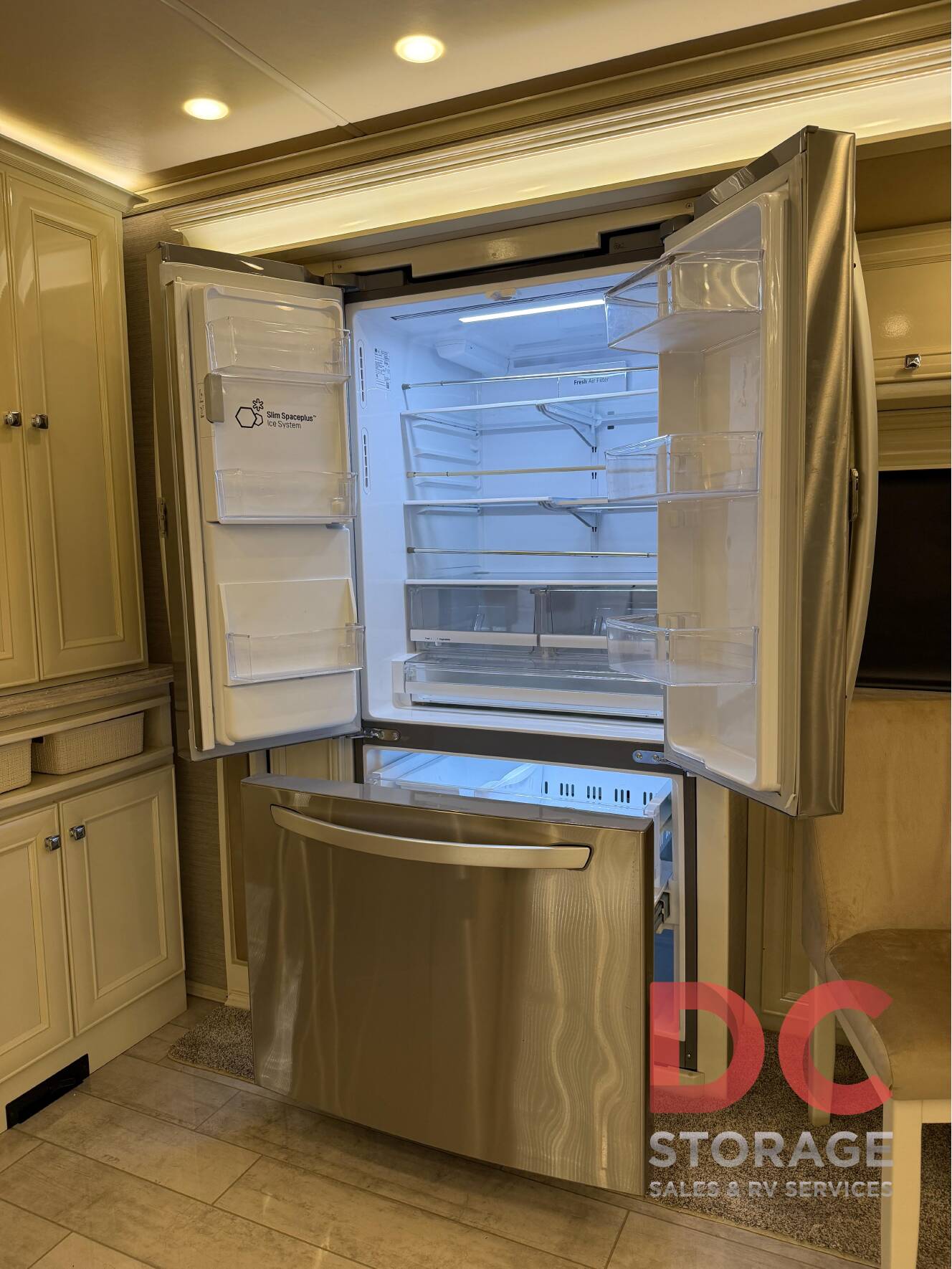 A photo of this 2022 Tiffin Motorhomes PHAETON 40 QBH
