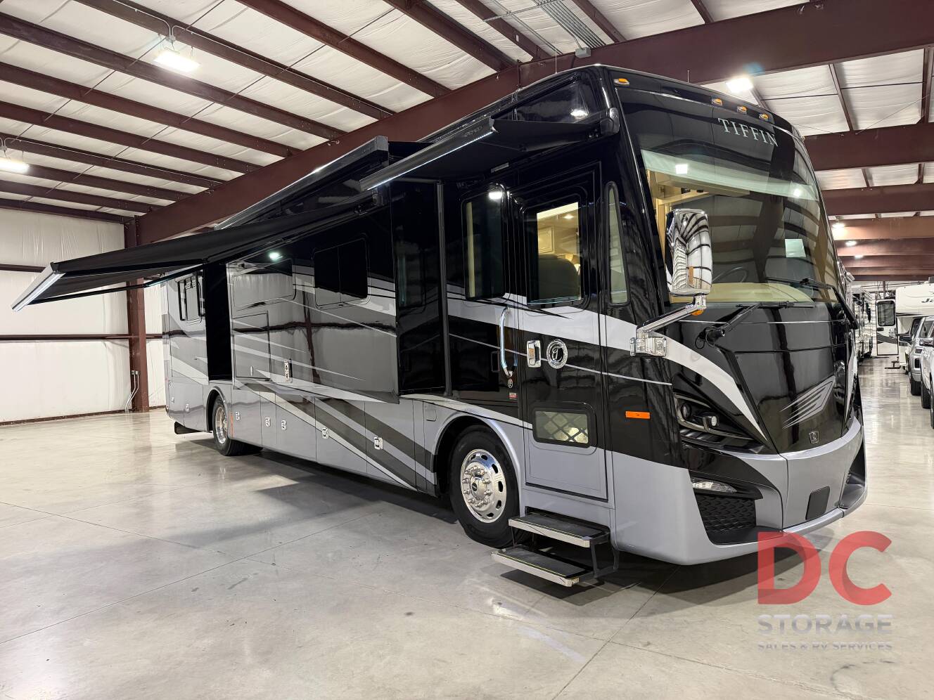 A photo of this 2022 Tiffin Motorhomes PHAETON 40 QBH
