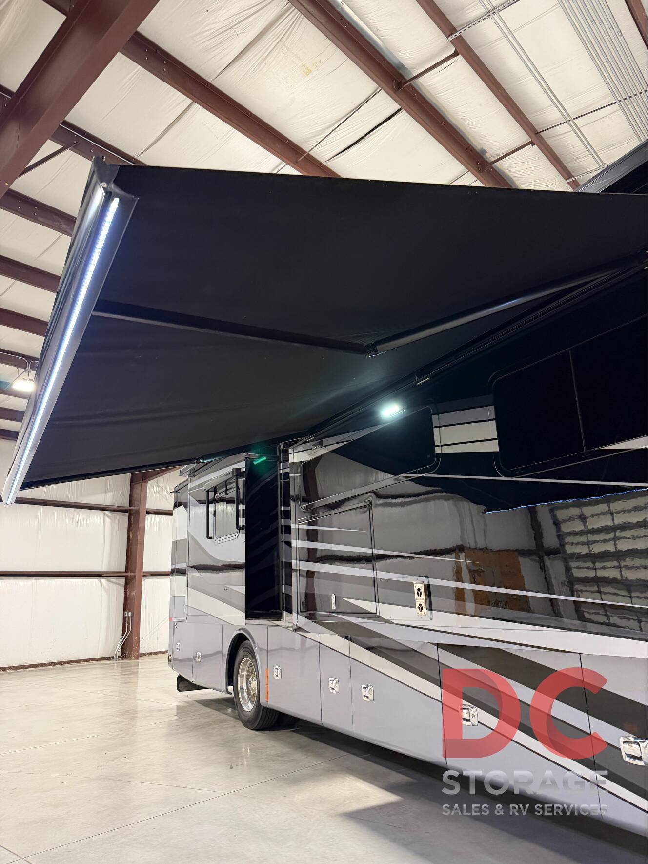 A photo of this 2022 Tiffin Motorhomes PHAETON 40 QBH
