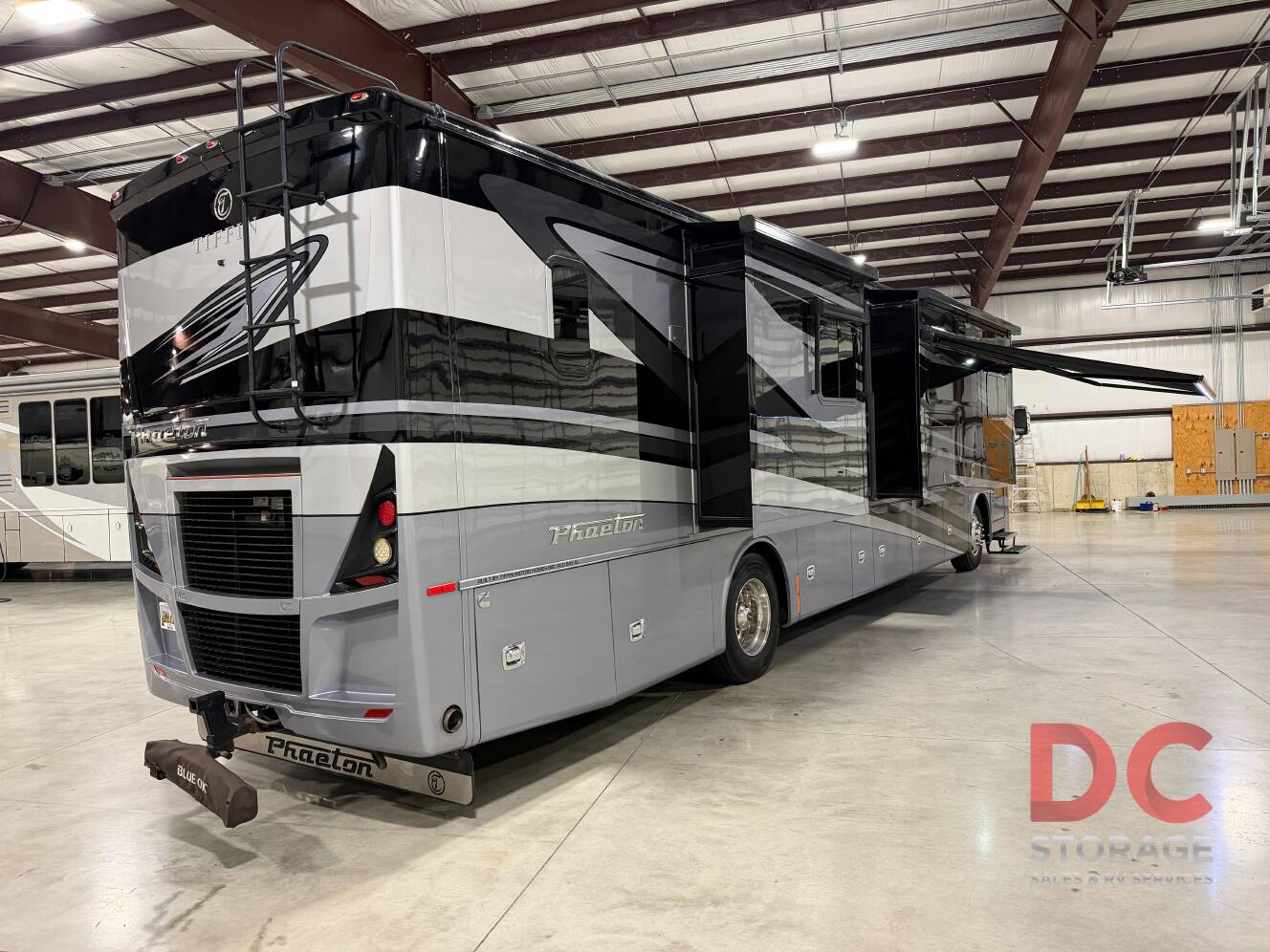 A photo of this 2022 Tiffin Motorhomes PHAETON 40 QBH