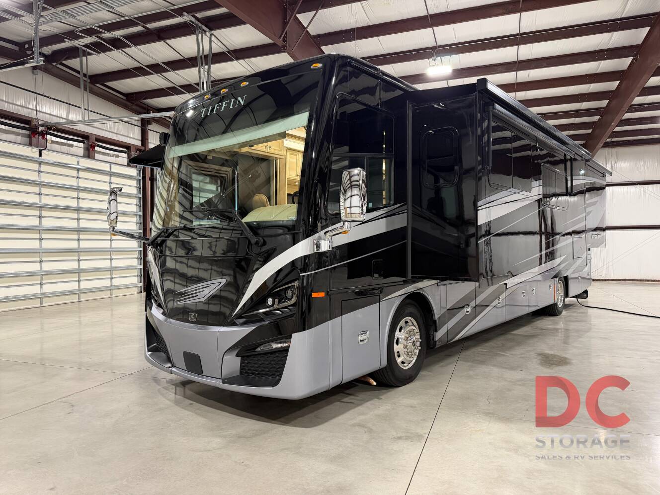 A photo of this 2022 Tiffin Motorhomes PHAETON 40 QBH