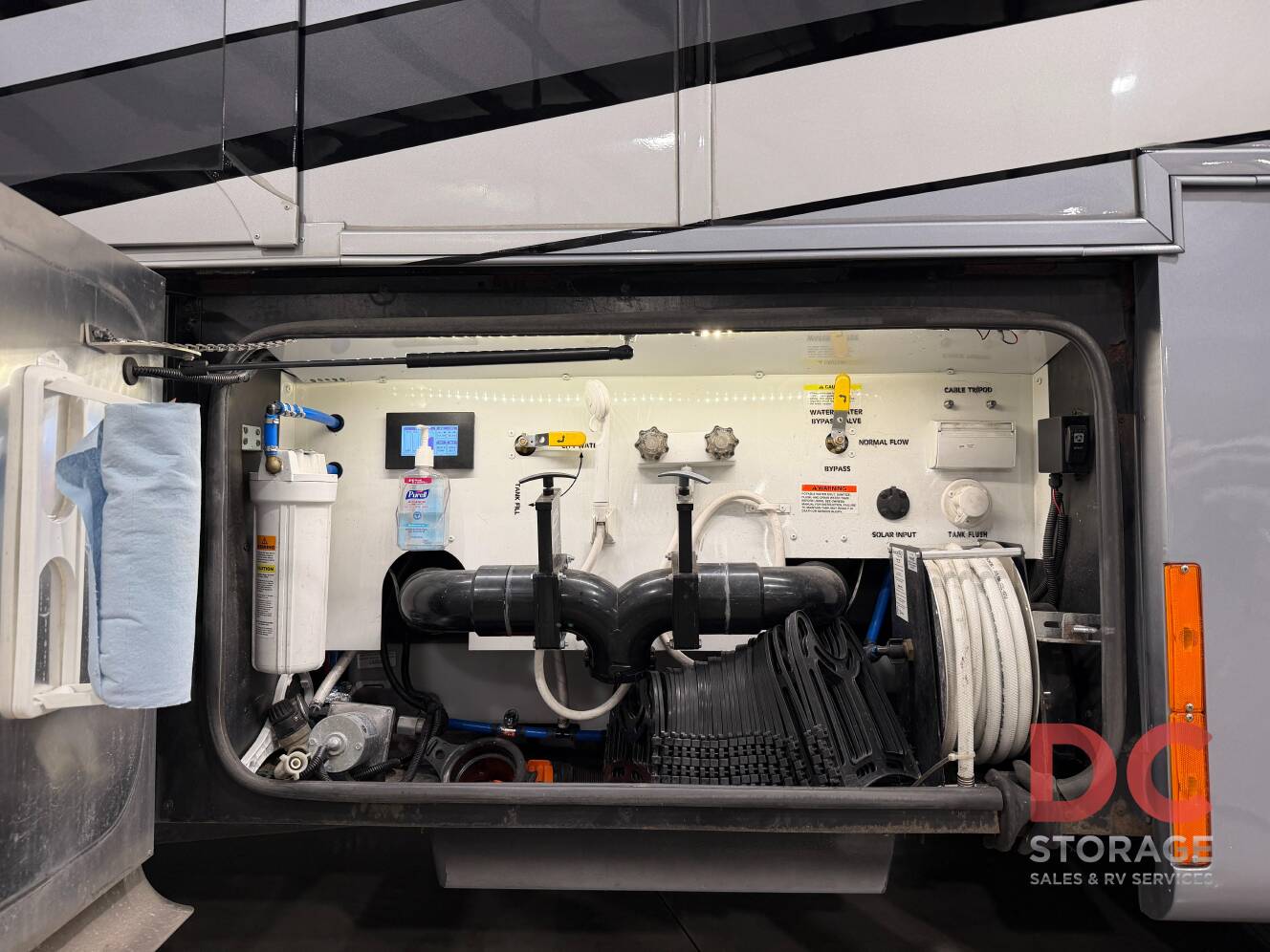 A photo of this 2022 Tiffin Motorhomes PHAETON 40 QBH