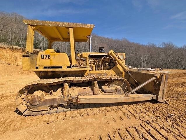 1968 CATERPILLAR D7E in Chantilly, VA
