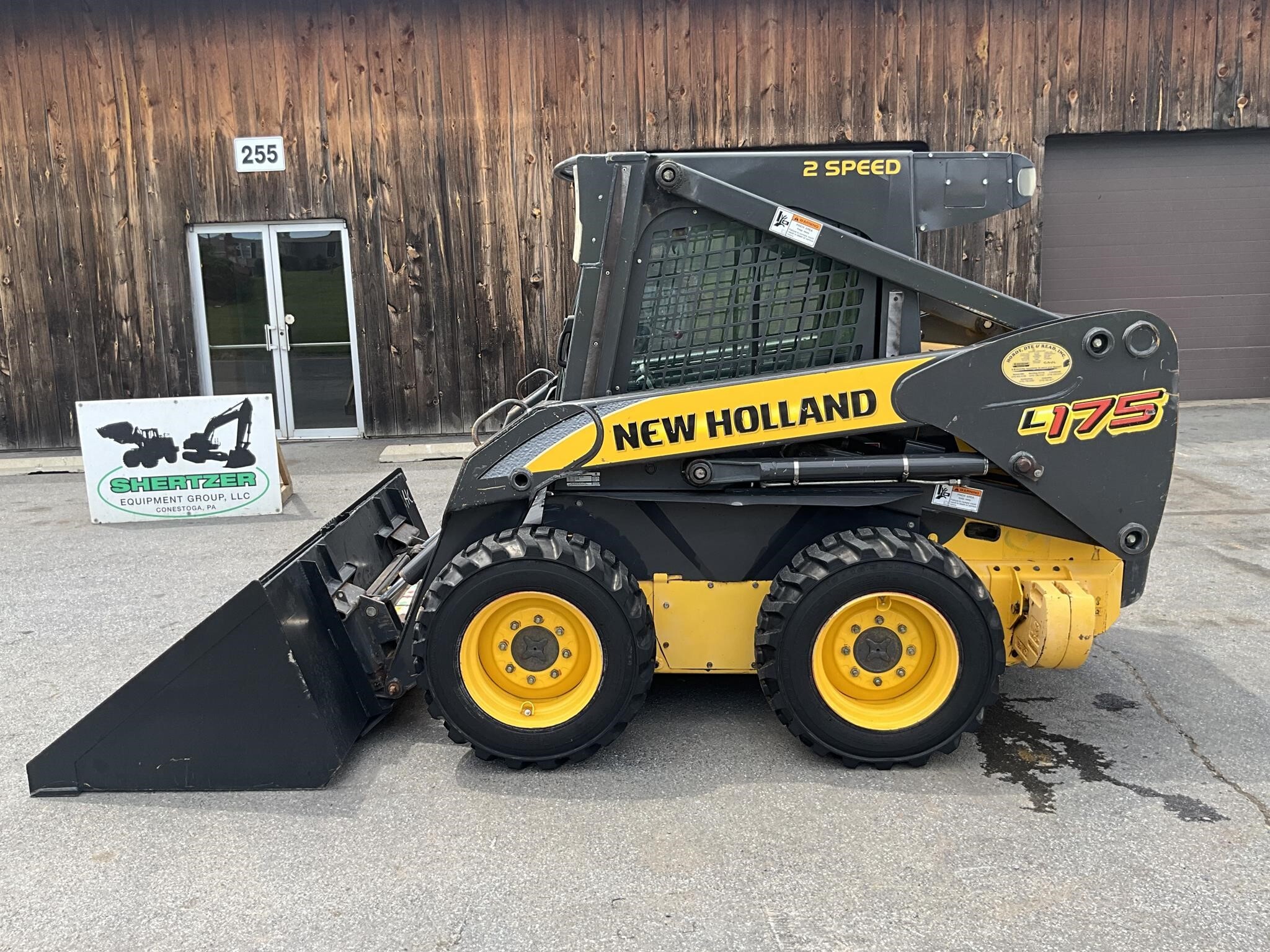 2011 NEW HOLLAND L175 in Conestoga, PA