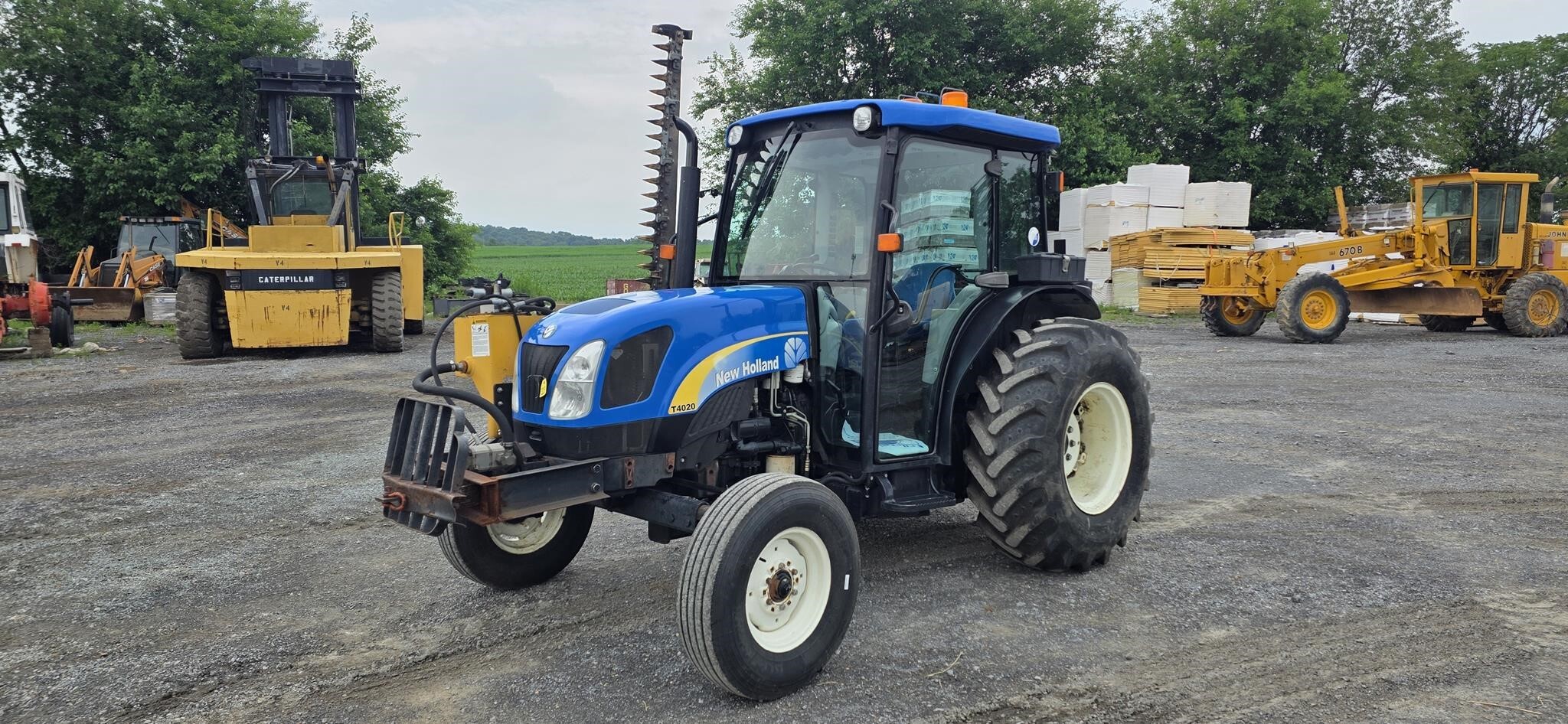 2008 NEW HOLLAND T4020 in Chambersburg, PA