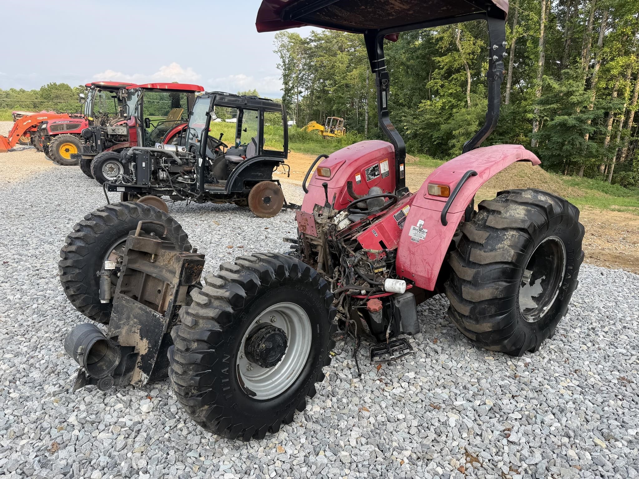 2013 MAHINDRA 8560 in Jamestown, TN