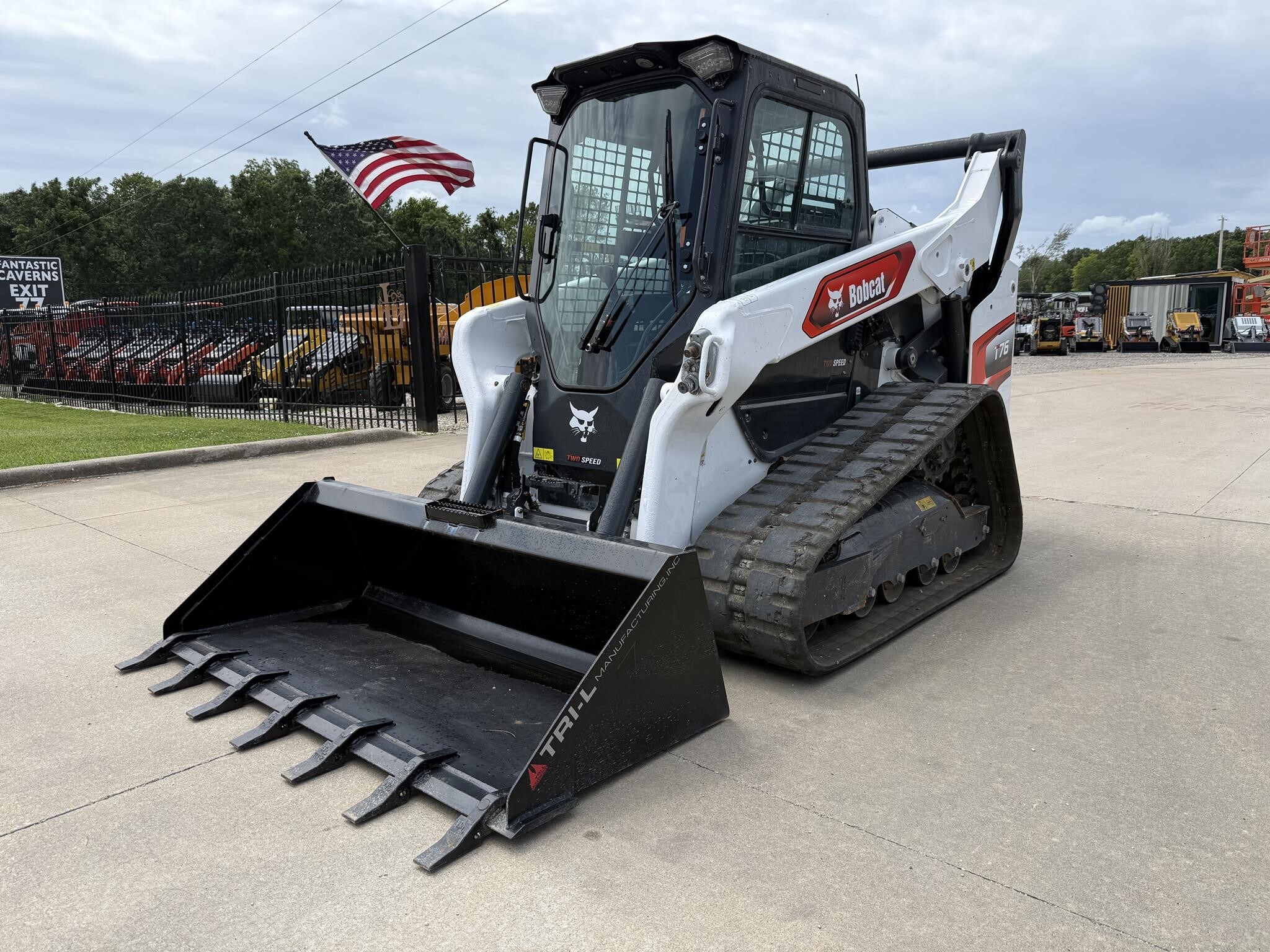 2021 BOBCAT T76 in Strafford, MO