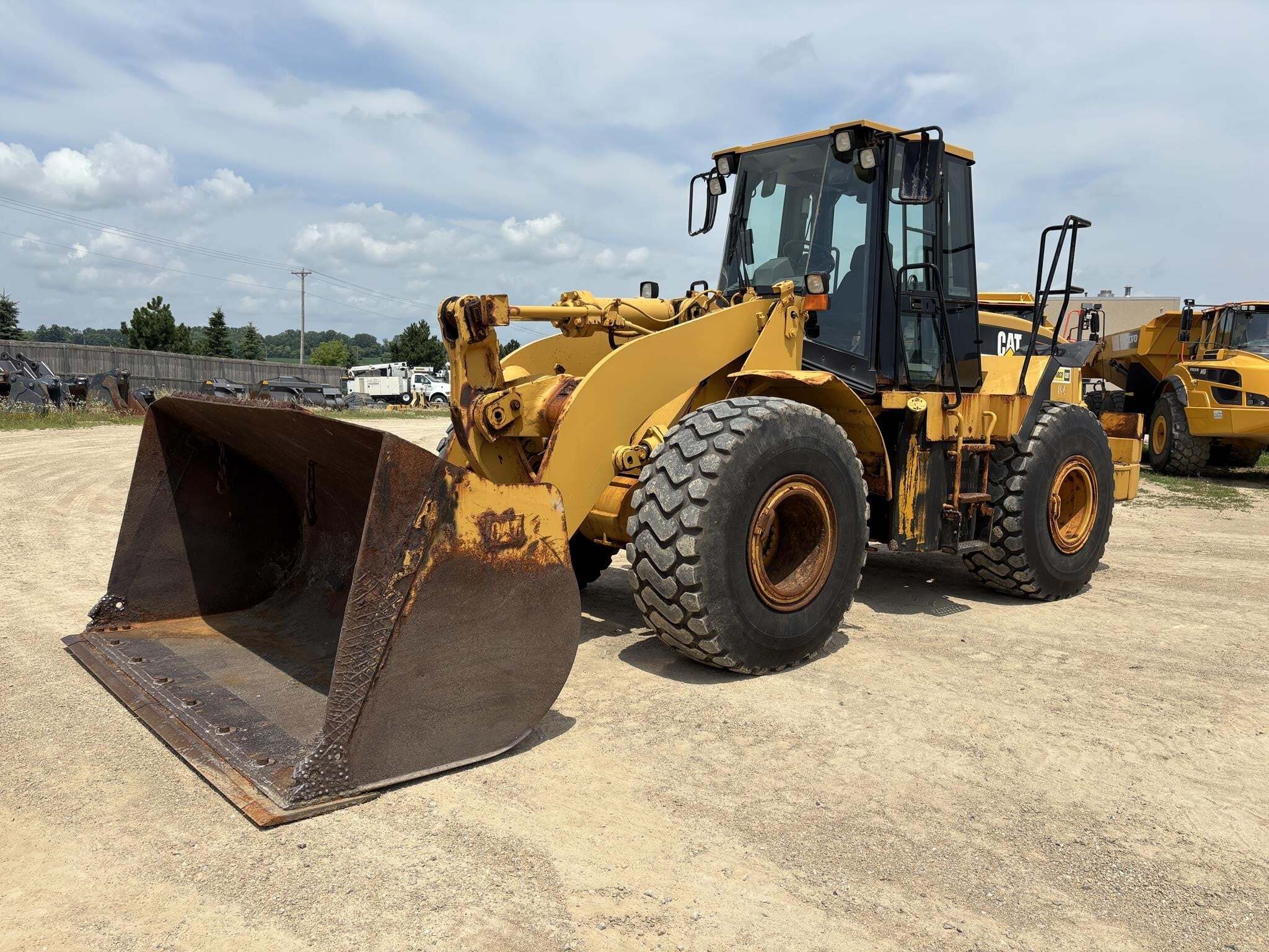 2000 CATERPILLAR 962G in Butler, WI