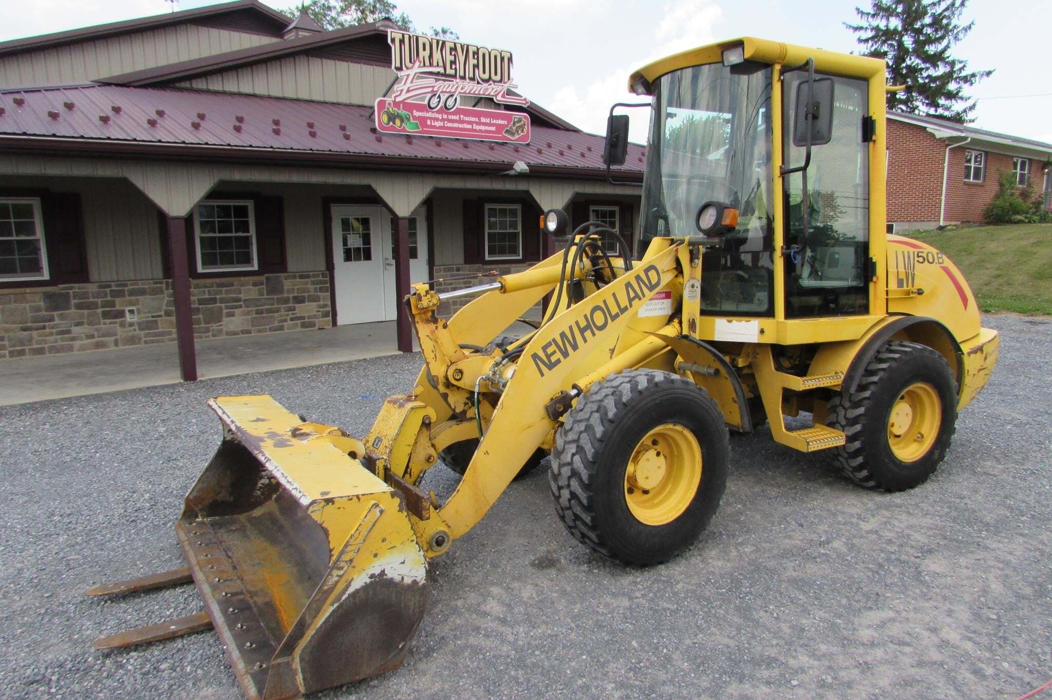2004 NEW HOLLAND LW50B in Chambersburg, PA