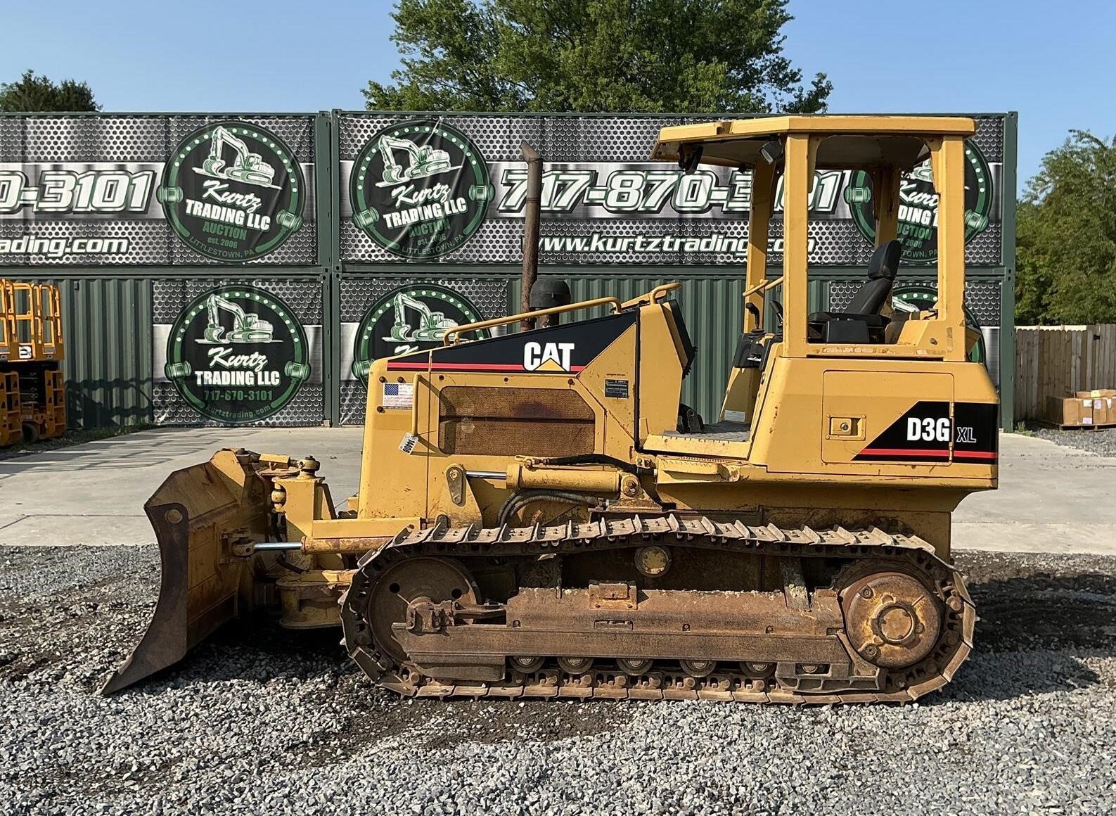 2005 CATERPILLAR D3G XL in Littlestown, PA