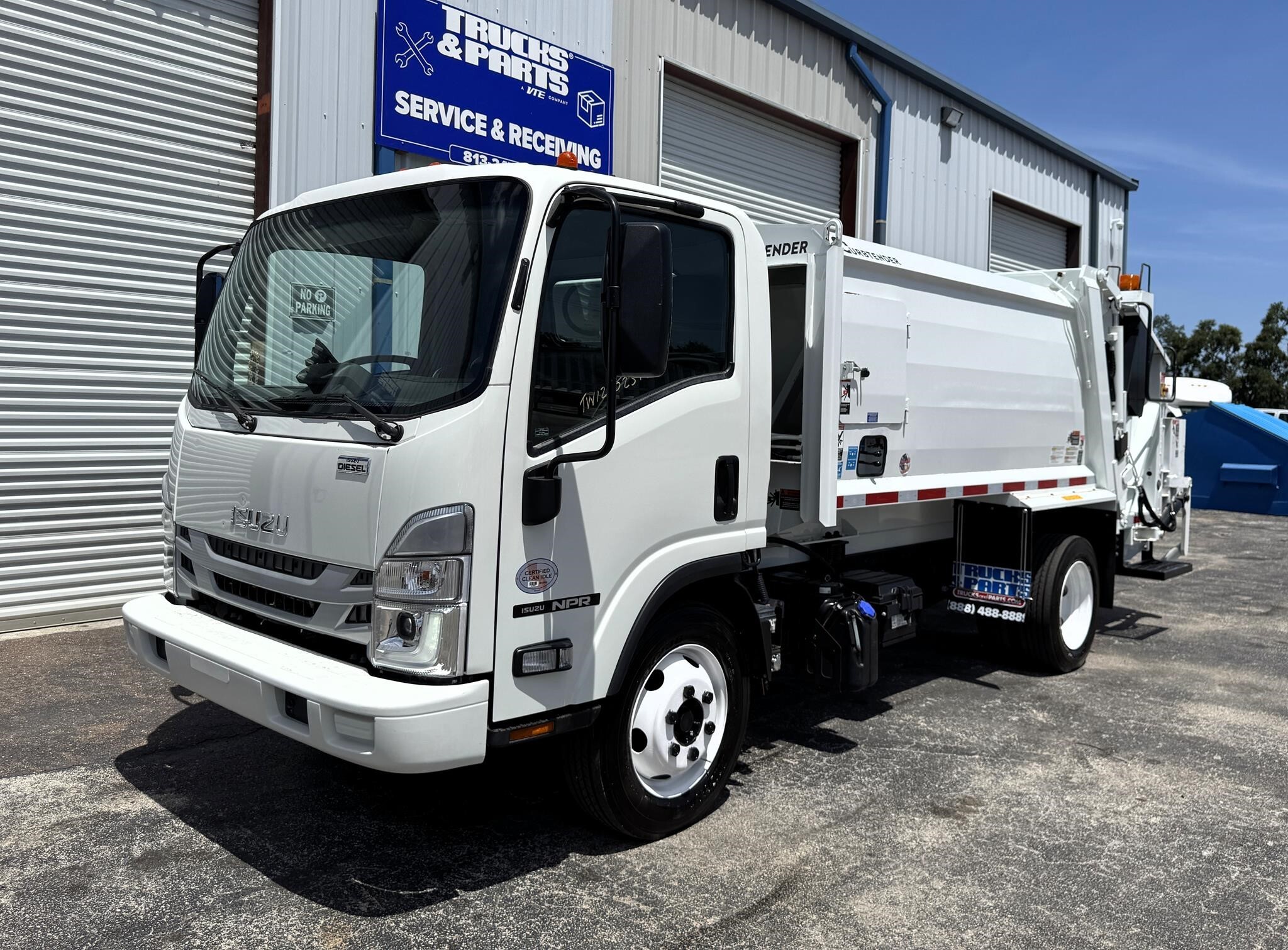 2023 ISUZU NRR in Tampa, FL