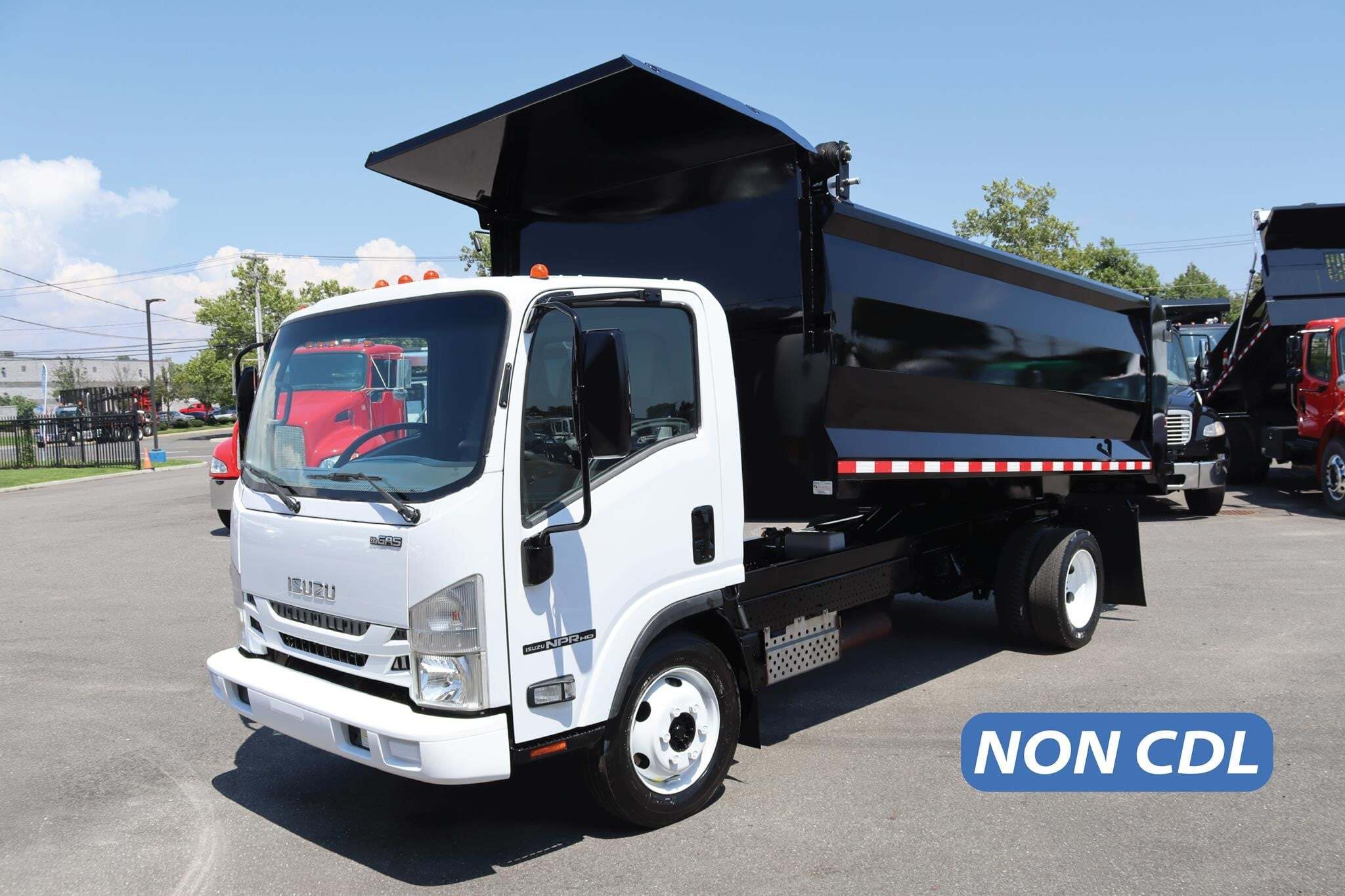 2019 ISUZU NPR HD in Ronkonkoma, NY