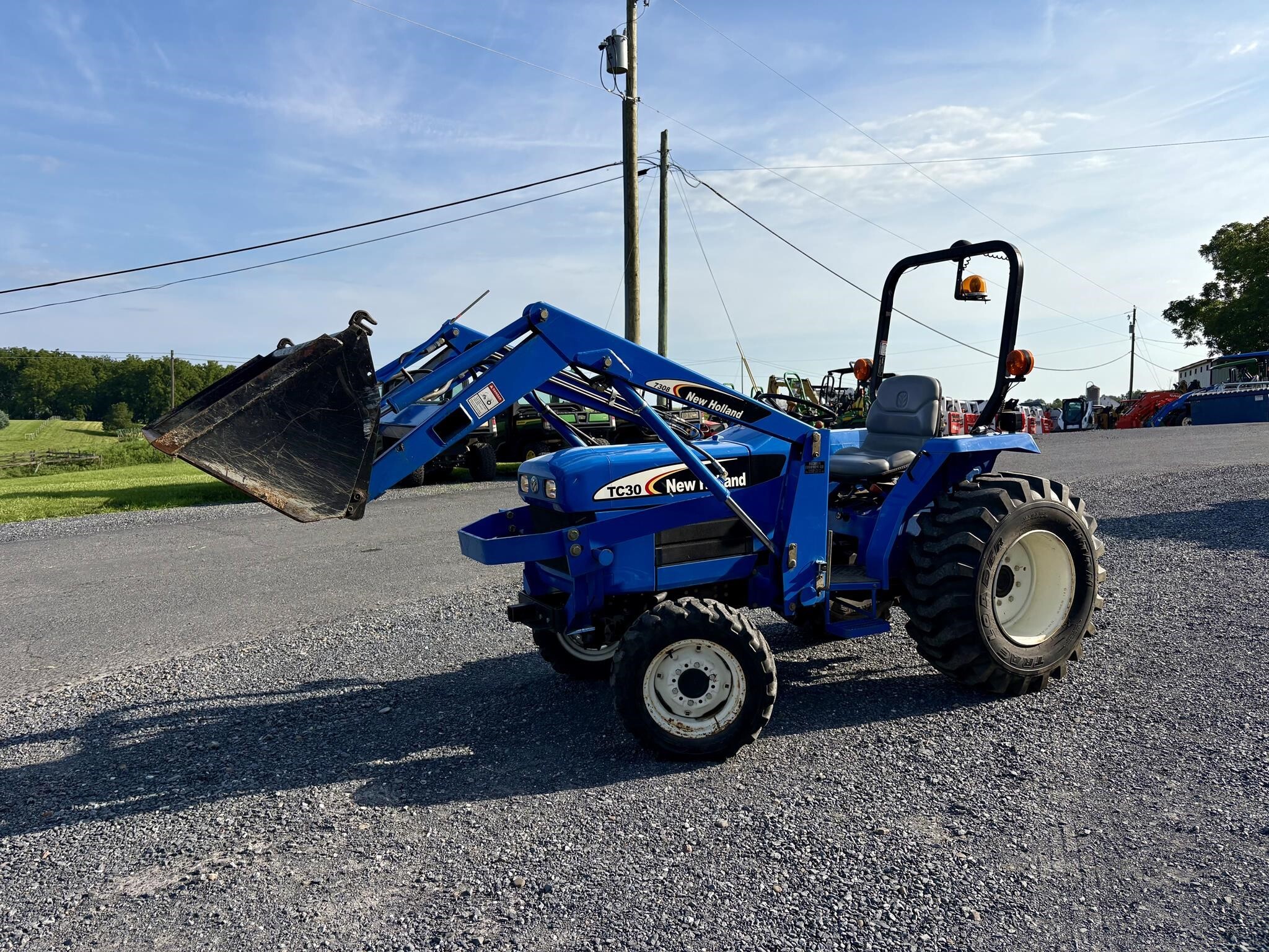 2005 NEW HOLLAND TC30 in Linville, VA
