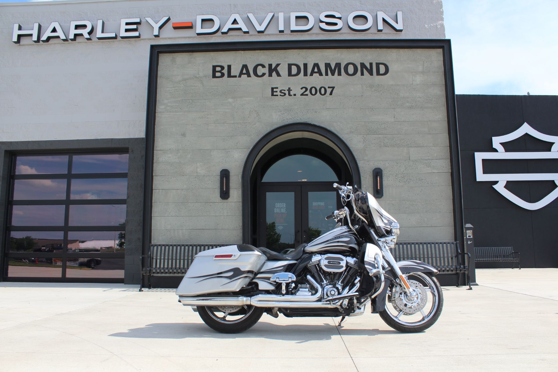 2015 Harley-Davidson CVO Street Glide Special SPECIAL in Marion, IL