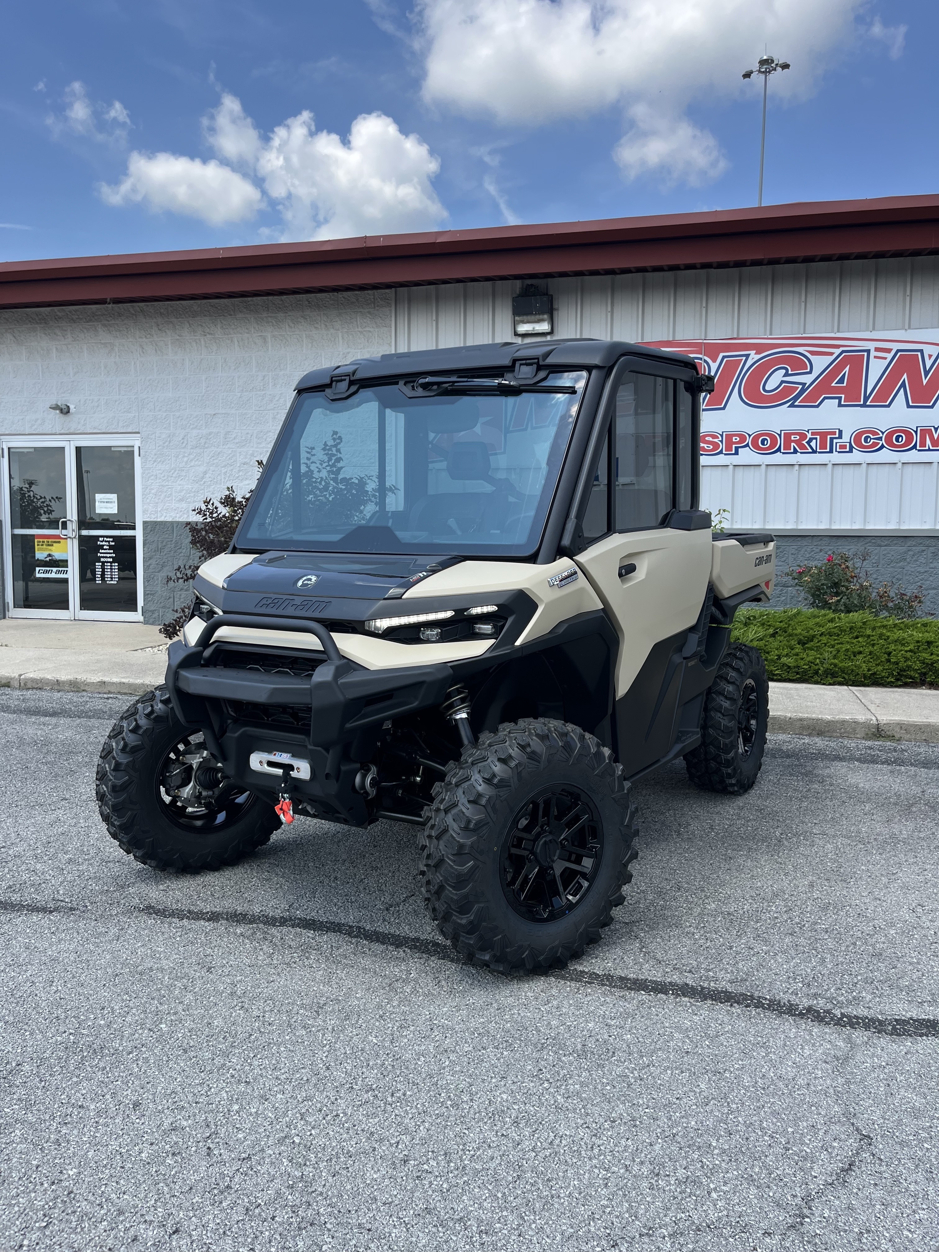 2026 Can-Am Defender Limited HD11 in findlay OH
