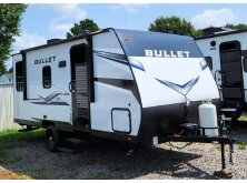 Travel Trailers: An RV Buyer Basics Guide image