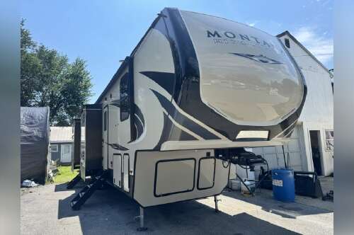 2019 Keystone Montana 362RD in ballston spa NY