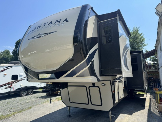 2019 Keystone Montana 362RD in ballston spa NY