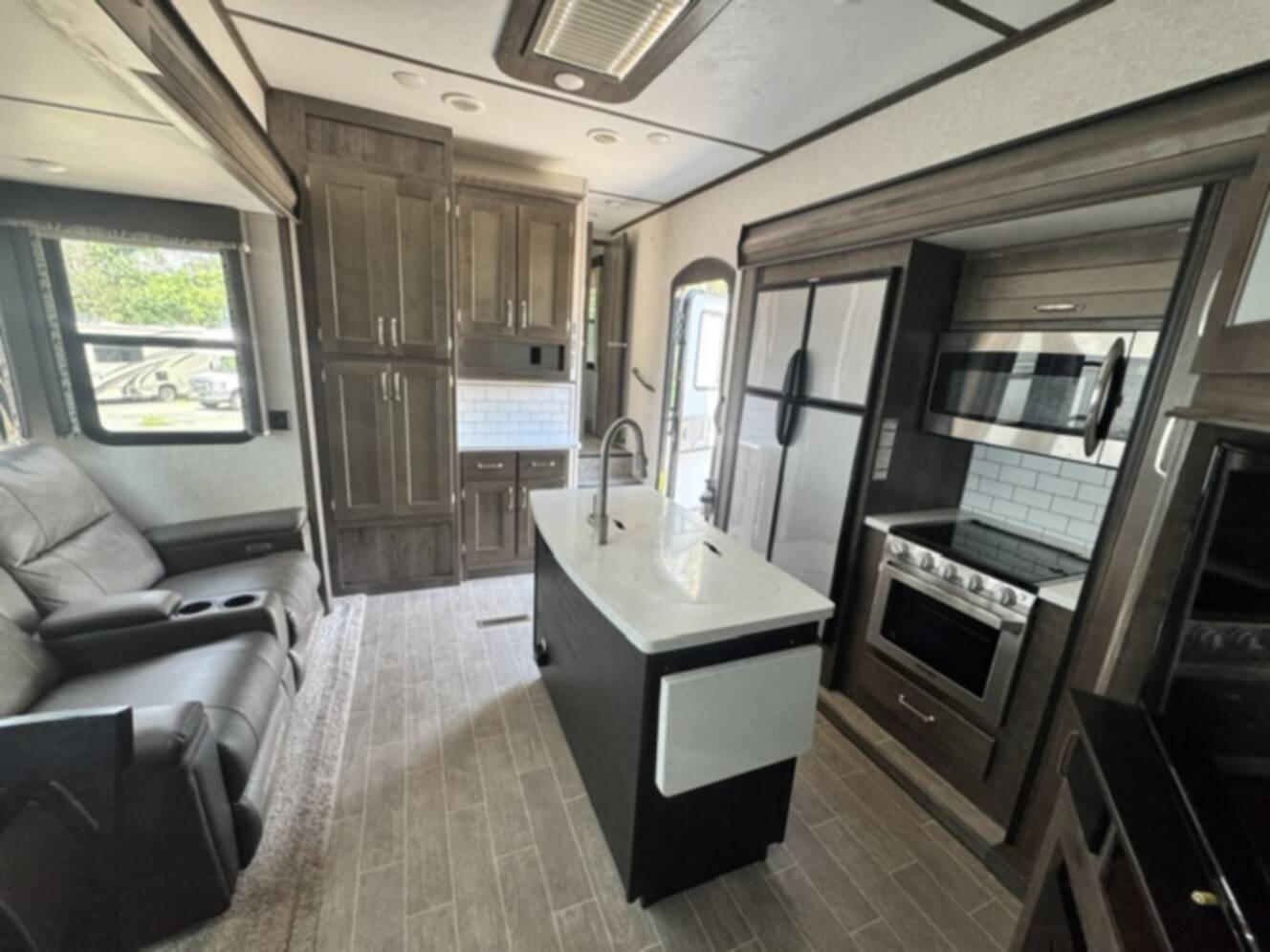 A photo of this 2019 Keystone Montana 362RD