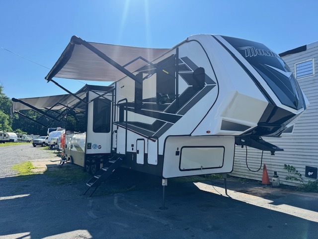 2021 Grand Design MOMENTUM 395M in ballston spa NY