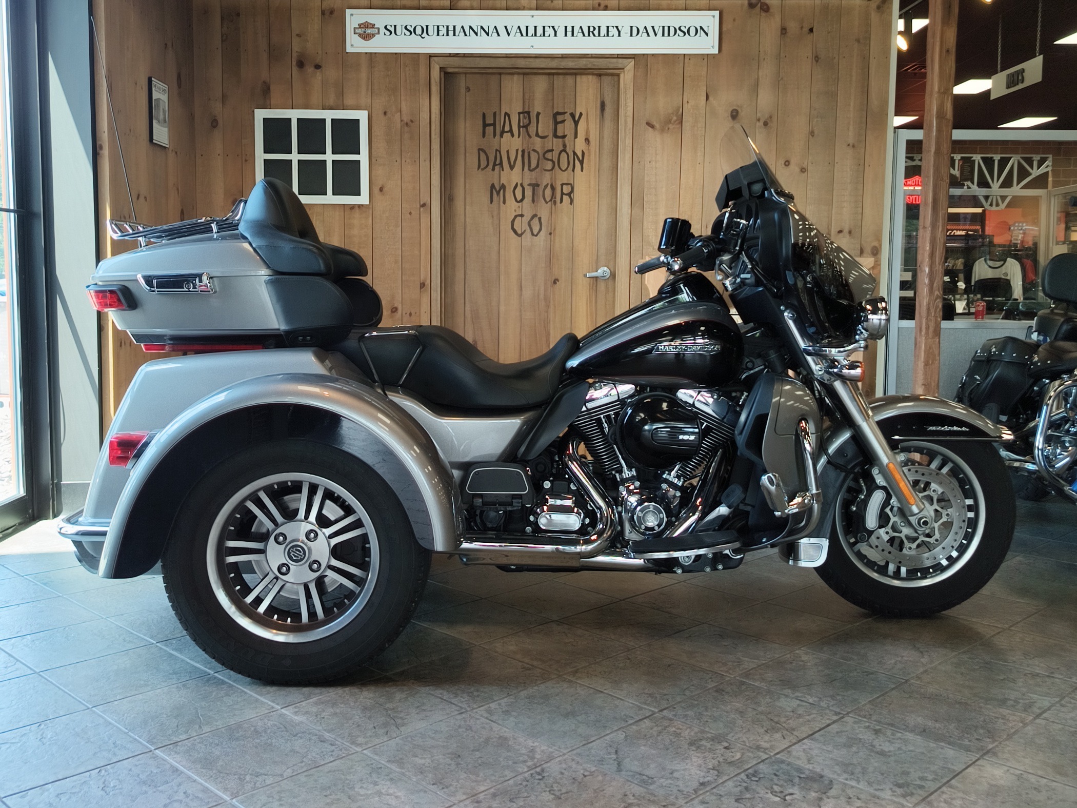 2016 Harley-Davidson Tri Glide® Ultra ULTRA CLASSIC in Harrisburg, PA