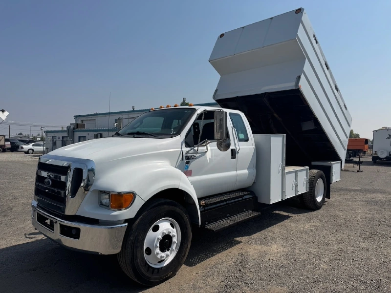 2015 FORD F650