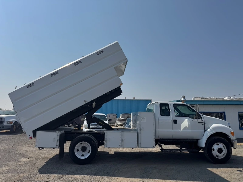 2015 FORD F650