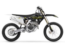 Triumph TF 250‑X Featured in James Bond Game 007 First Light image
