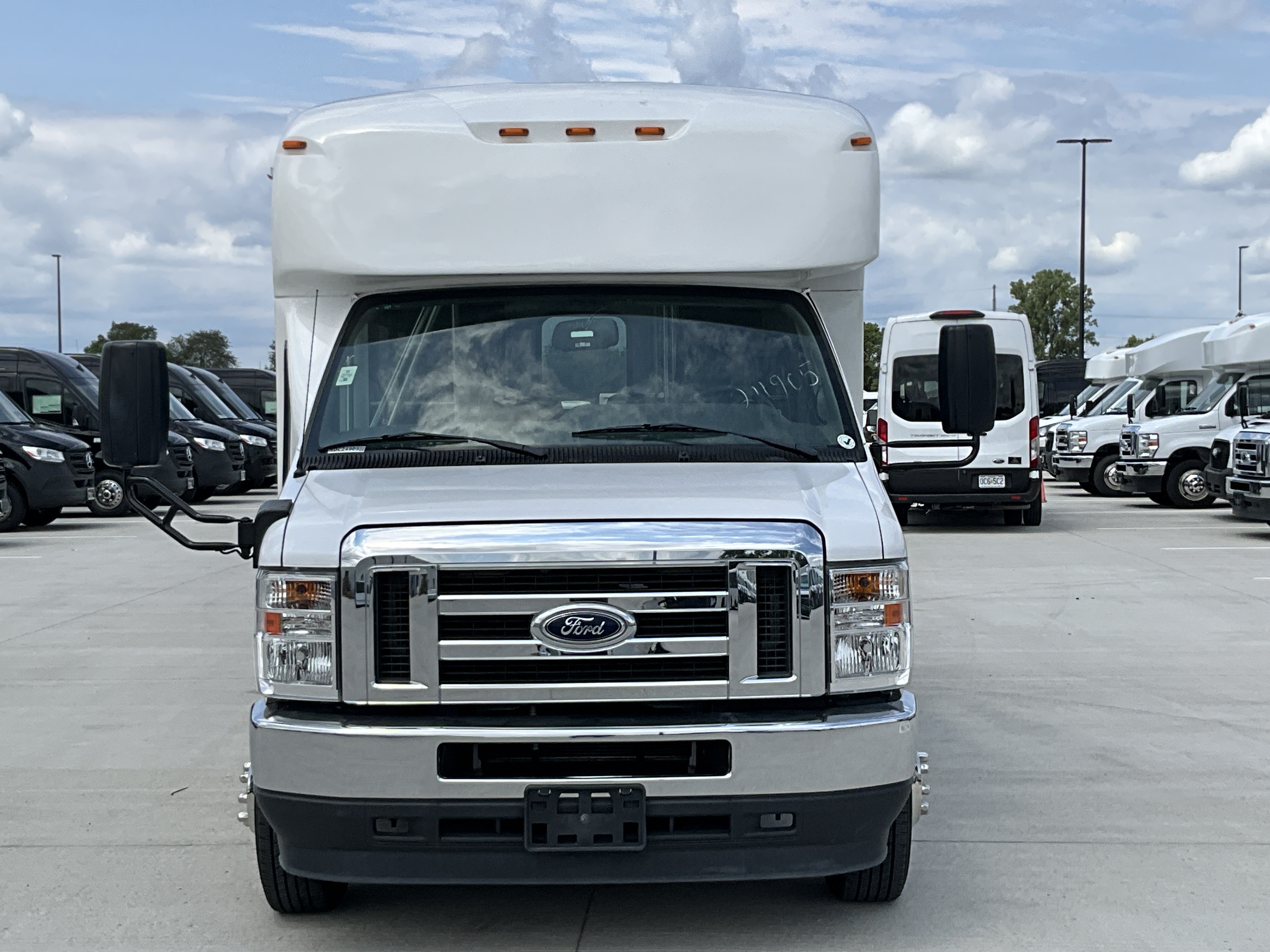 2022 FORD E350 in Kansas City, MO