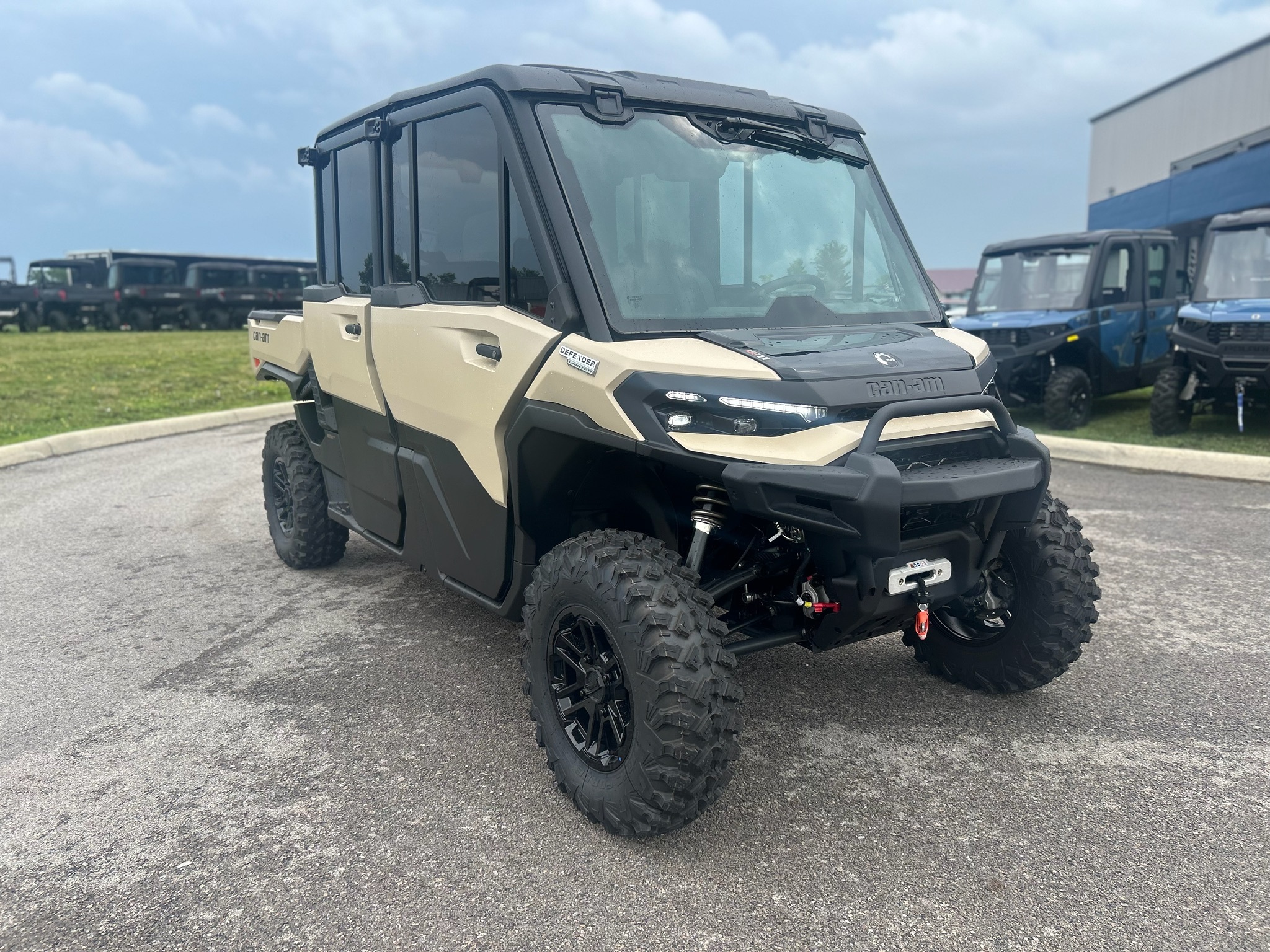 2026 Can-Am Defender MAX Limited HD11 in sidney OH