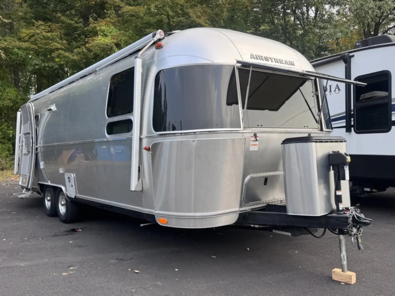 2023 Airstream GLOBETROTTER 27FB in williamsburg MA
