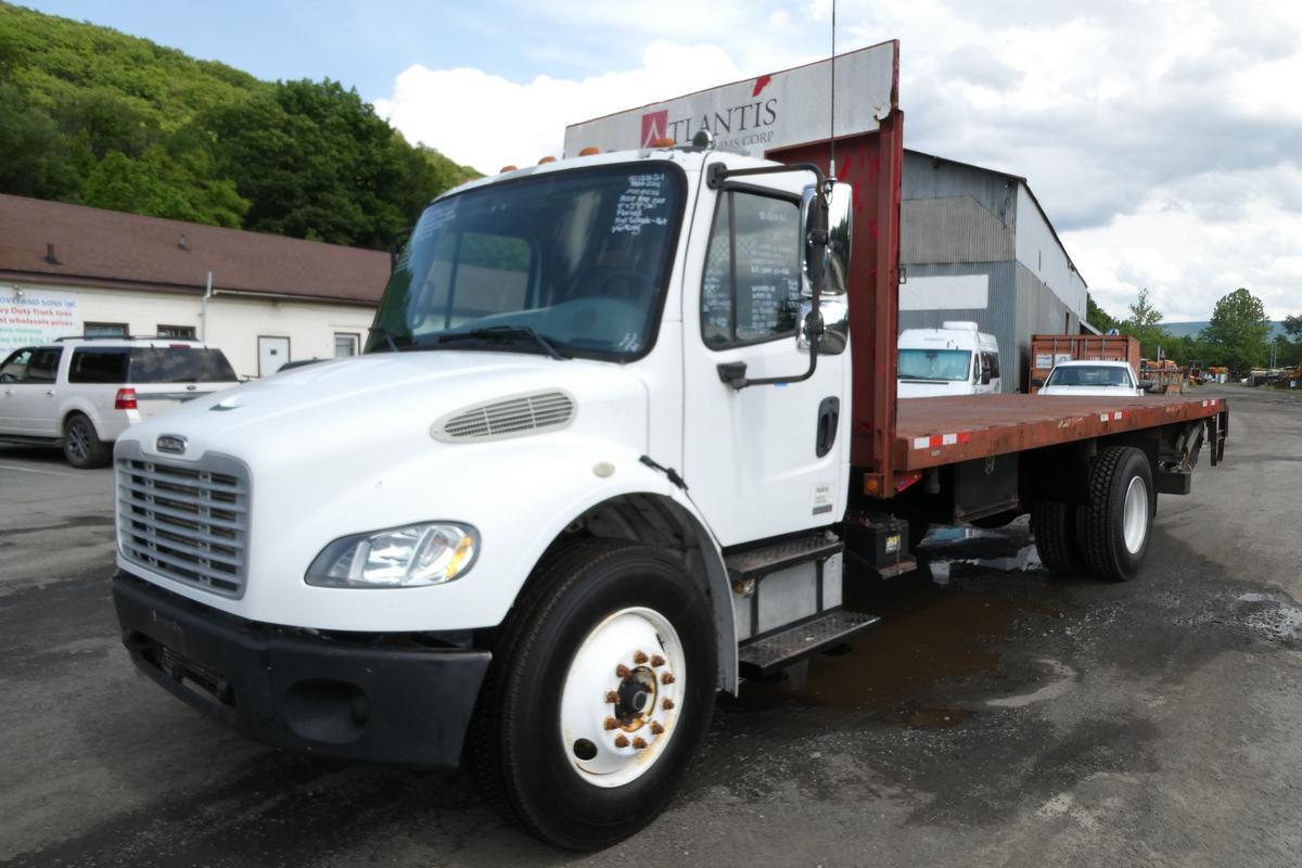 2006 FREIGHTLINER BUSINESS CLASS M2 106 in Sparrow Bush, NY