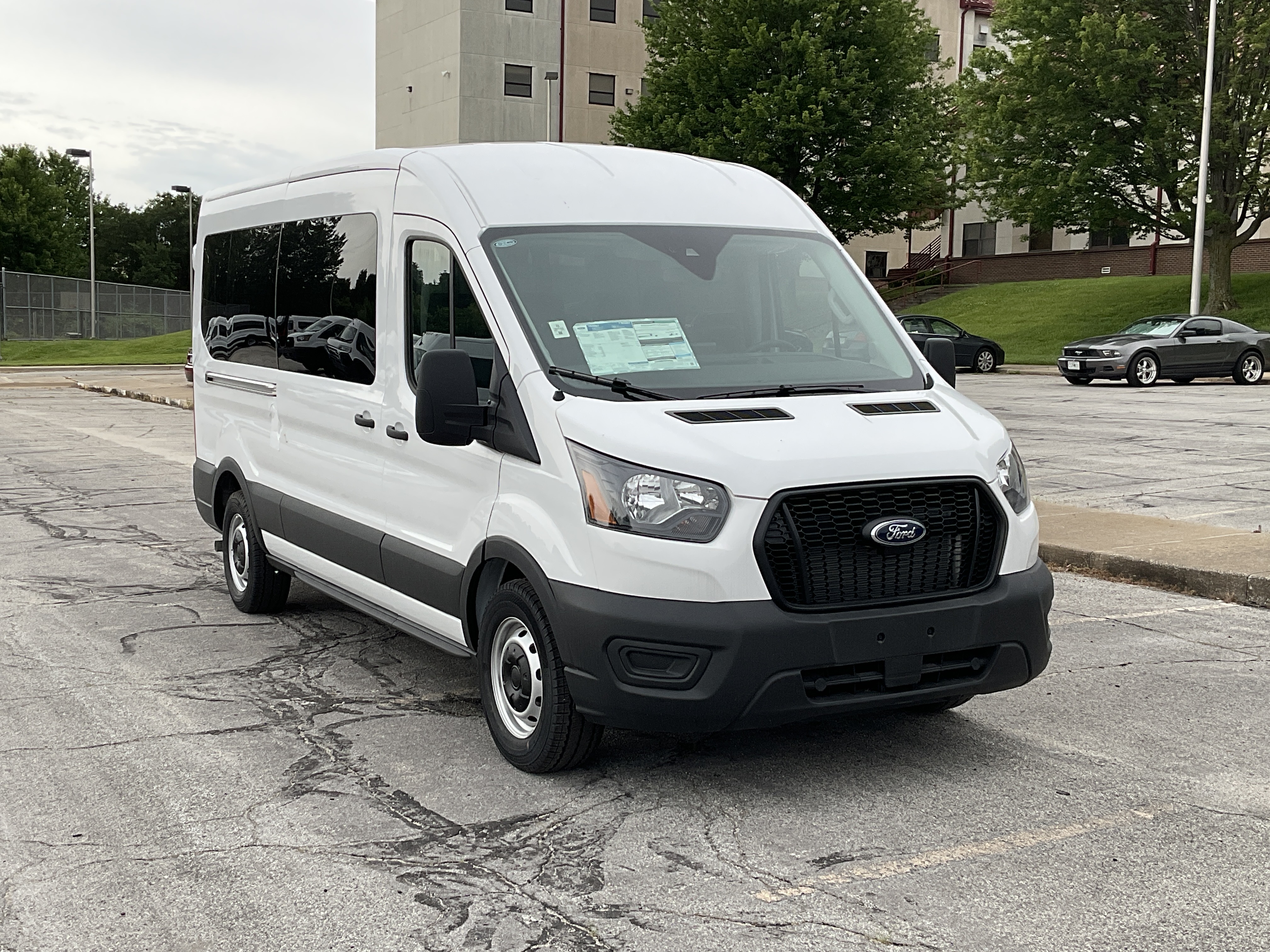 2024 FORD TRANSIT 350 in Kansas City, MO