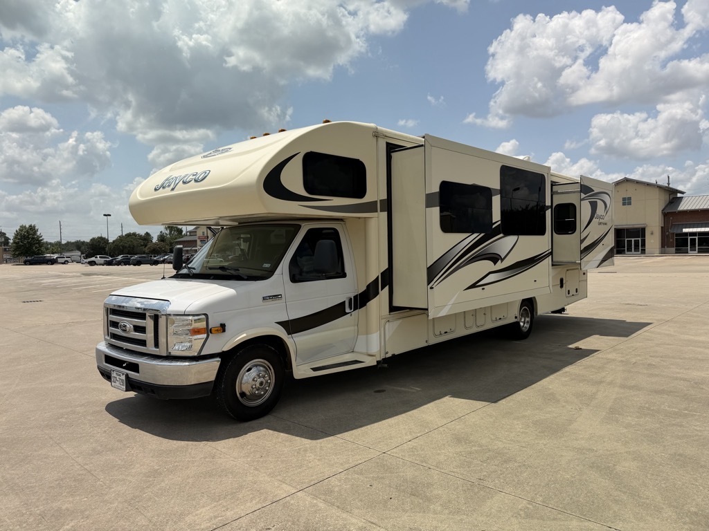 2016 Jayco GREYHAWK 29MV in spring TX