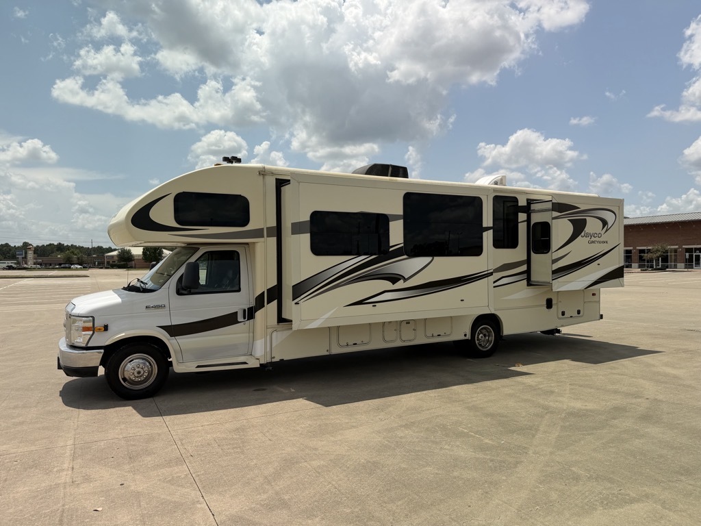 2016 Jayco GREYHAWK 29MV in spring TX