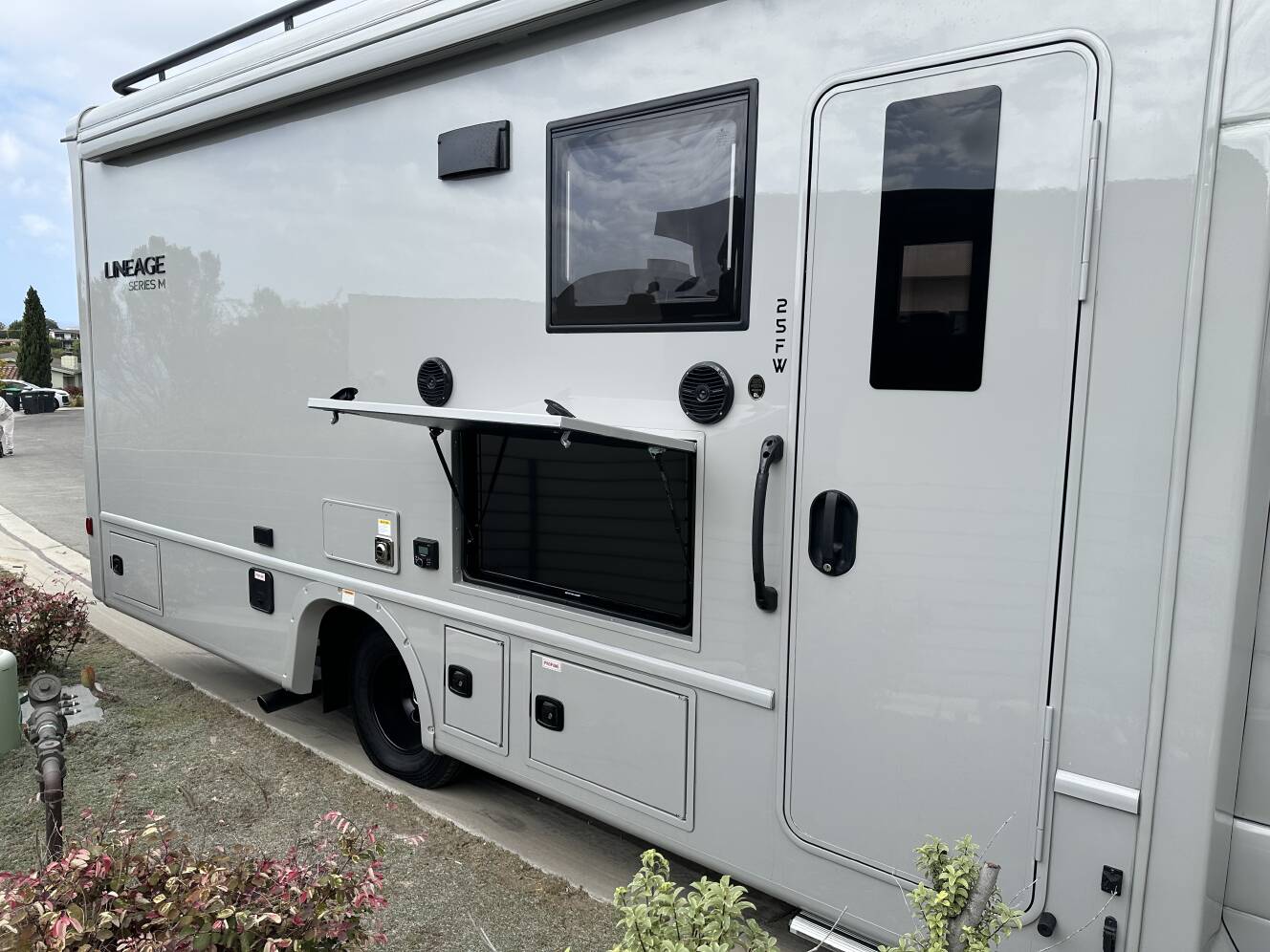 A photo of this 2025 Grand Design LINEAGE SERIES M 25FW