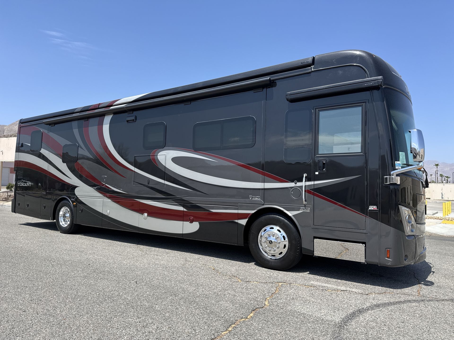 2021 Thor Motor Coach TUSCANY 40RT in cathedral city CA