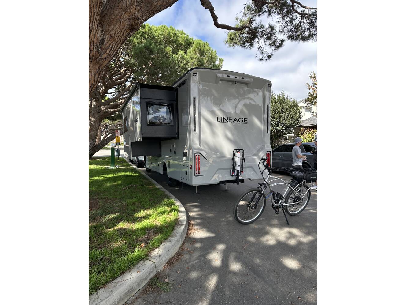 A photo of this 2025 Grand Design LINEAGE SERIES M 25FW