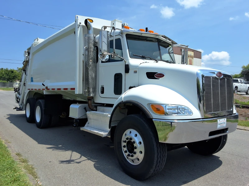 2013 PETERBILT 348